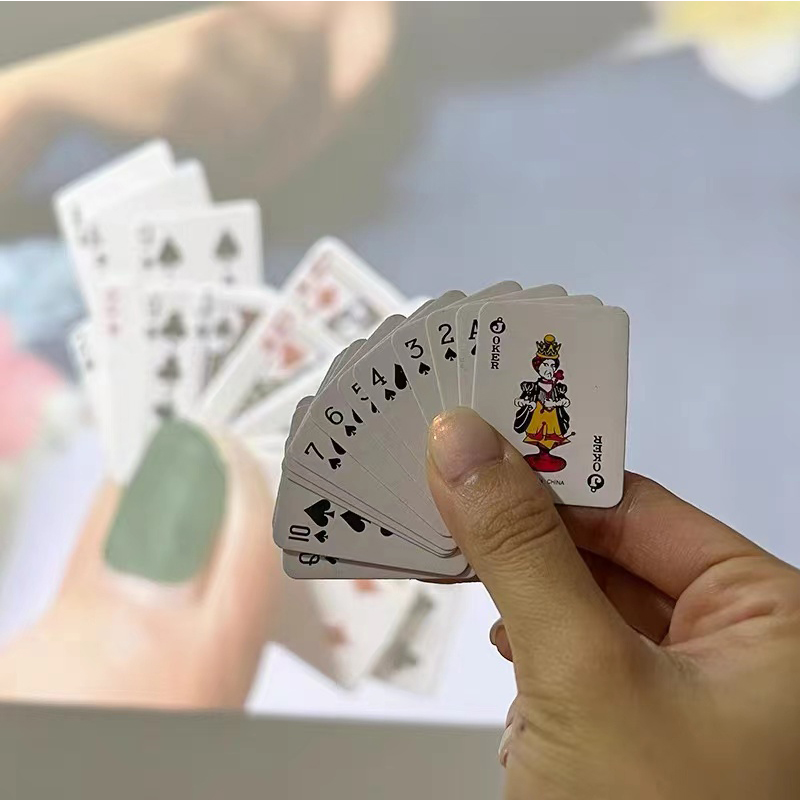 10/5 Scatola Mini Carte Da Gio - Party Games Juegos De Mesa recensione e prezzo